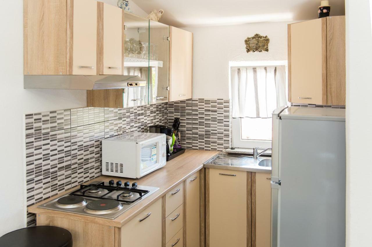 Apartment Ella โรกอซนิซา ภายนอก รูปภาพ